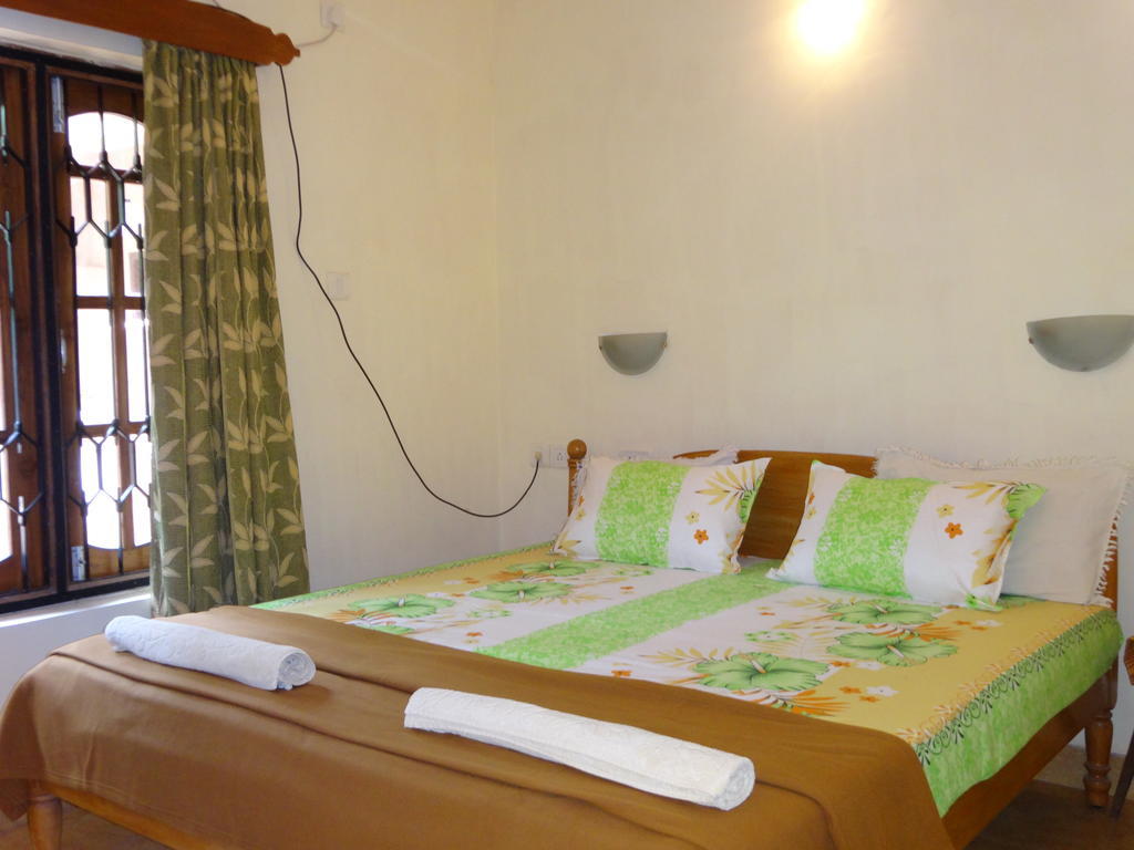 Pinto Guest House Candolim Pokoj fotografie