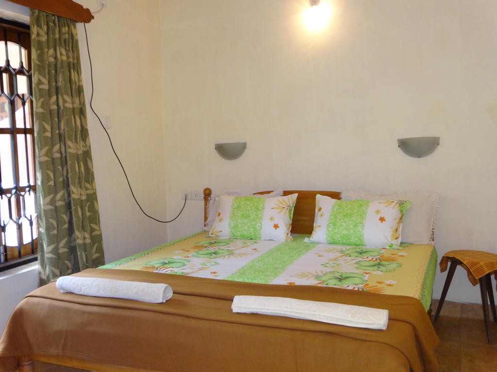 Pinto Guest House Candolim Pokoj fotografie